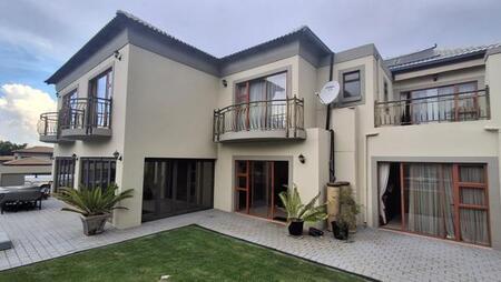 5 Bedroom House in Midlands Estate