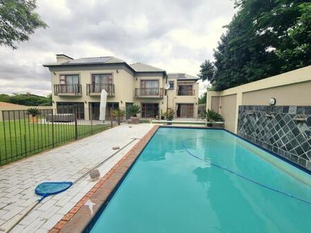5 Bedroom House in Midlands Estate