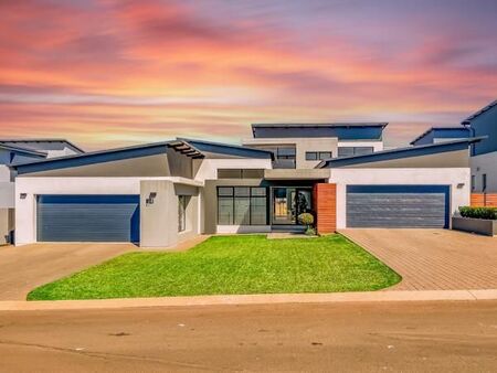 5 Bedroom House in Midstream Ridge Estate