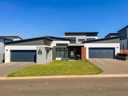 5 Bedroom House in Midstream Ridge Estate