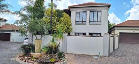 3 Bedroom Cluster in Midstream Estate