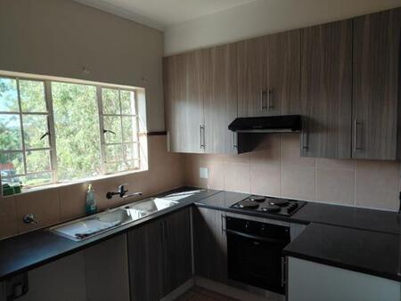 2 Bedroom Apartment in Die Hoewes