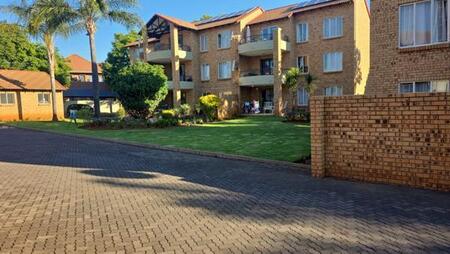 1.5 Bedroom Flat in Die Hoewes