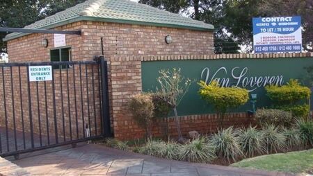 2 Bedroom Apartment in Die Hoewes