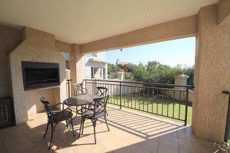 3 Bedroom House in Candlewoods Estate