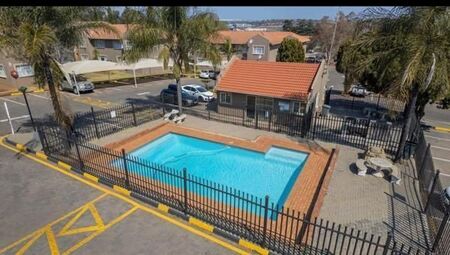 3 Bedroom Apartment in Die Hoewes