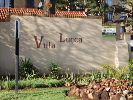 2 Bedroom Apartment in Die Hoewes