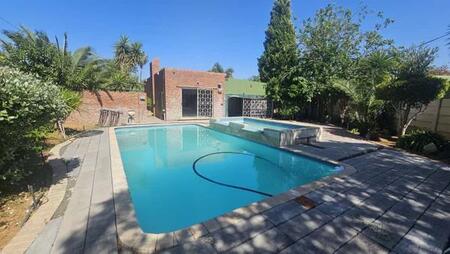 6 Bedroom House in Bedelia