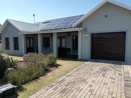 3 Bedroom House in Jeffreys Bay