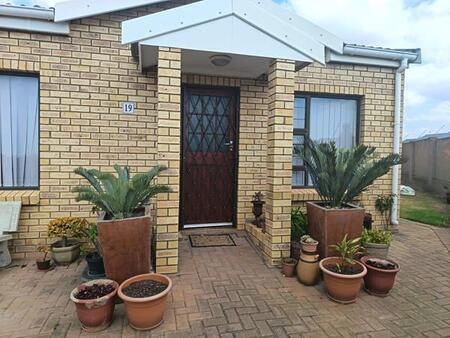 2 Bedroom House in Jeffreys Bay