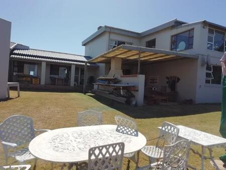 4 Bedroom House in Jeffreys Bay