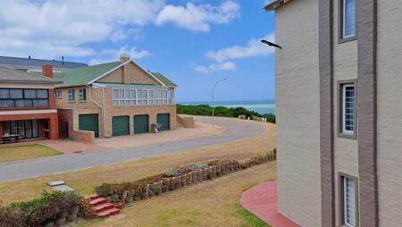 2 Bedroom Apartment in Aston Bay