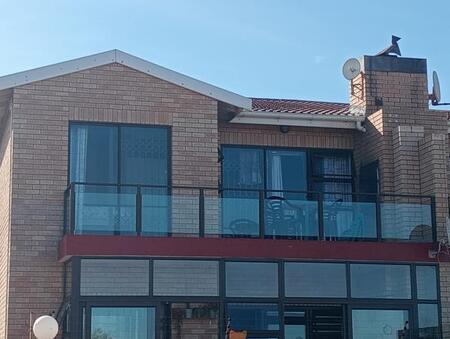 2 Bedroom House in Jeffreys Bay