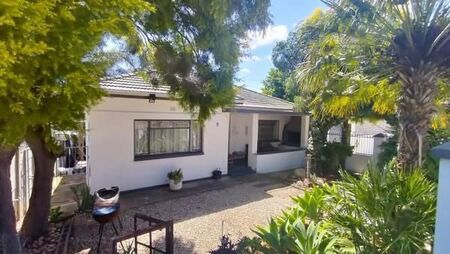 3 Bedroom House in Van Riebeeck Heights