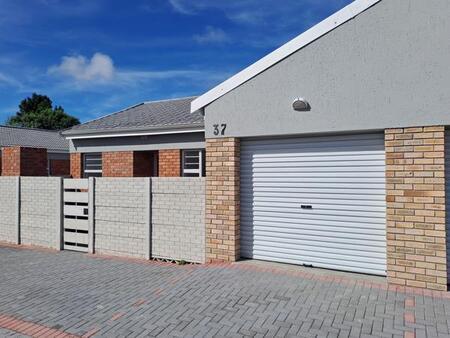 2 Bedroom Townhouse in Lorraine