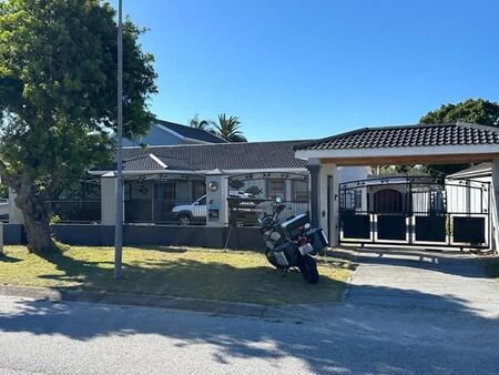 4 Bedroom House in Lorraine