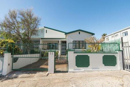 2 Bedroom House in Richmond Hill