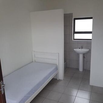 1 Bedroom Apartment in Summerstrand