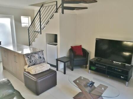 2 Bedroom Duplex in Overbaakens