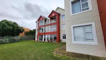 3 Bedroom Apartment in Aston Bay