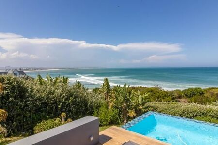 7 Bedroom House in St Francis Bay