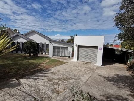 3 Bedroom House in Beacon Bay