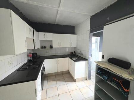 Bachelor apartment in Chiselhurst