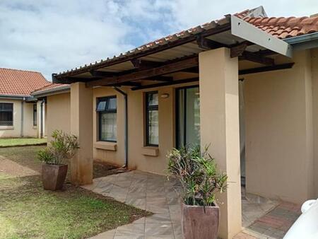 4 Bedroom House in Kidds Beach