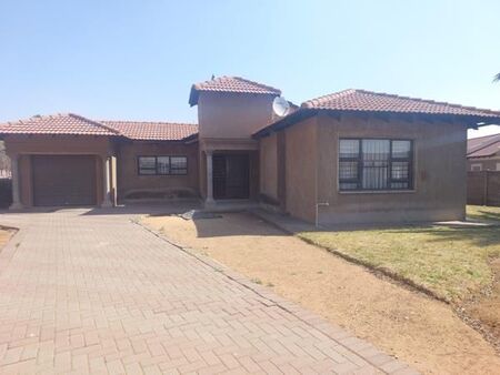 3 Bedroom House in Vanderbijlpark Central