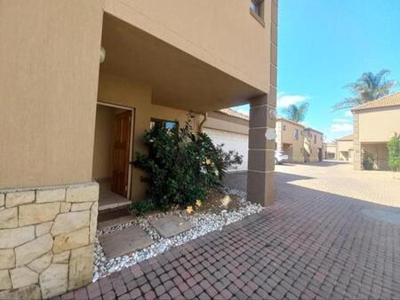 3 Bedroom Townhouse in Mantevrede