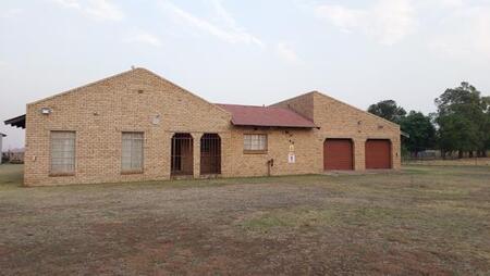 4 Bedroom House in Vanderbijlpark Central