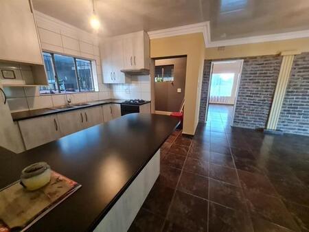 3 Bedroom House in Vanderbijlpark Ce