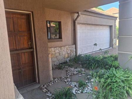 3 Bedroom Townhouse in Vanderbijlpark Central