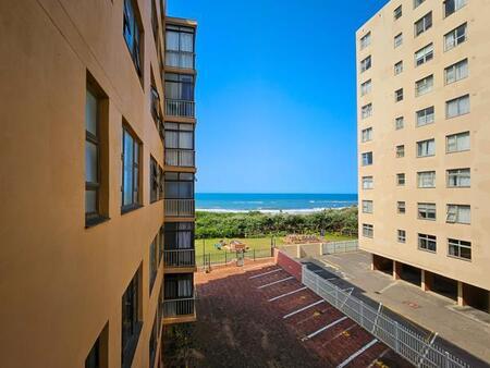 2 Bedroom Apartment in Amanzimtoti
