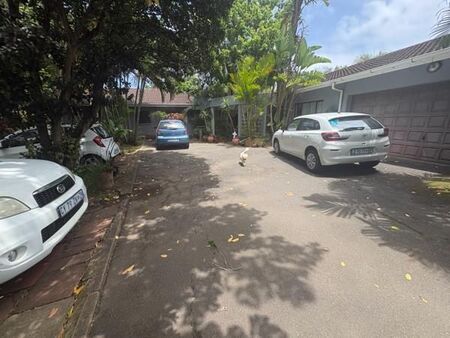 Bachelor apartment in St Winifreds