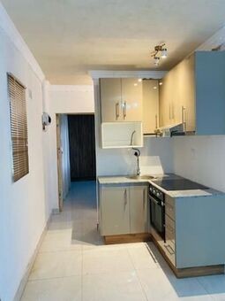 1 Bedroom Apartment in Athlone Park