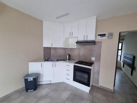 1 Bedroom Apartment in Athlone Park