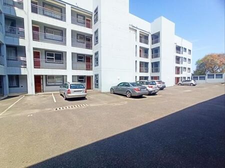 3 Bedroom Apartment in Athlone Park