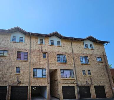 2 Bedroom Apartment in Amanzimtoti