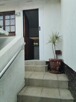 2 Bedroom Simplex in Amanzimtoti