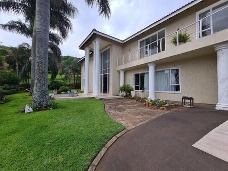 6 Bedroom House in La Lucia