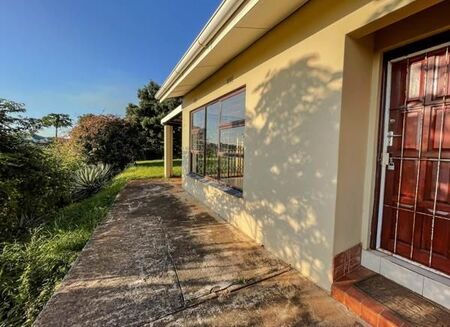 3 Bedroom House in Sunningdale