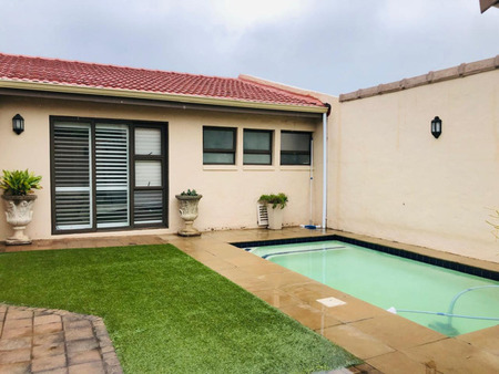 4 Bedroom Townhouse in Umhlanga Rocks