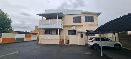 2 Bedroom Simplex in Malvern