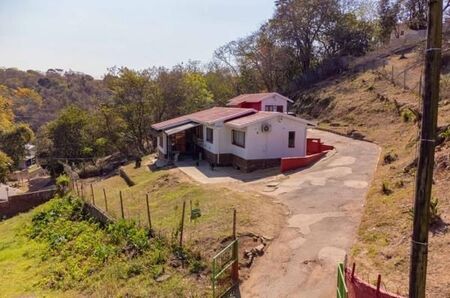 3 Bedroom House in Malvern