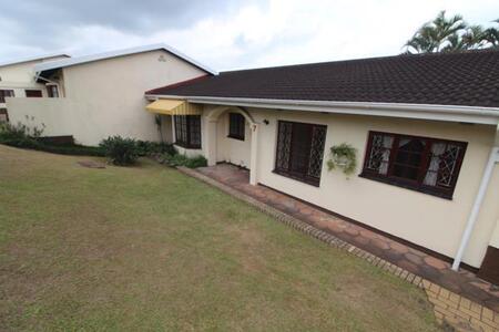 3 Bedroom Simplex in Escombe