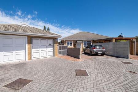 2 Bedroom Townhouse in Heemstede