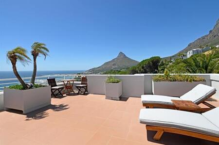 2 Bedroom Apartment in Camps Bay