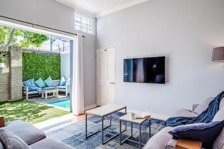 4 Bedroom House in Sea Point