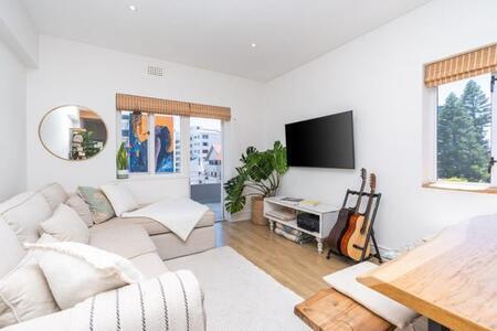 2 Bedroom Apartment in Sea Point